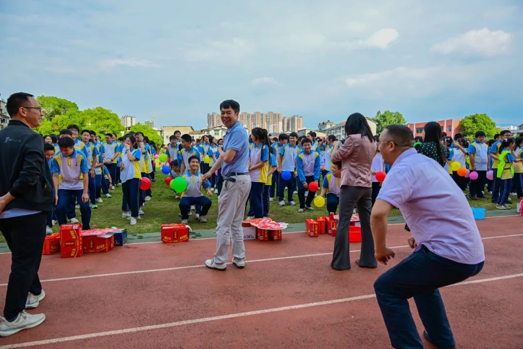 【清廉学校】减压赋能 乐赢中考——怀化市第二中举行中考考前减压活动 第3张