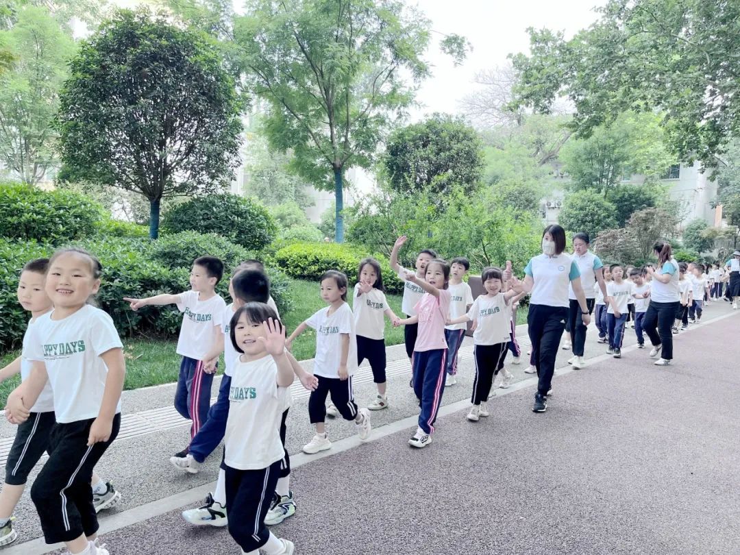 小学零距离  成长初体验 ——阎良区第一幼儿园大班幼儿参观小学纪实 第22张