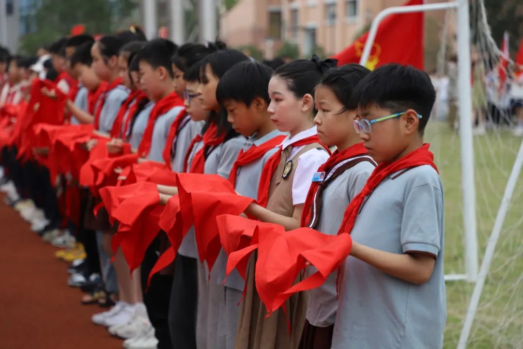 红领巾爱祖国——南城小学新队员入队仪式暨表彰大会 第19张