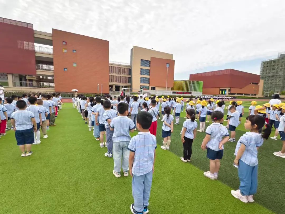 “趣”探小学  “幼”见成长——人民幼儿园西湖园区大班组参观小学活动 第6张