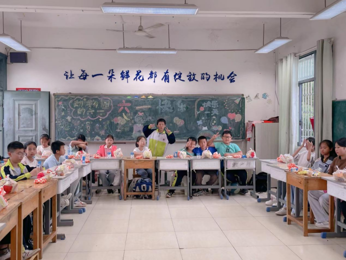 欢乐六一 七彩童年——三搭桥小学“六一儿童节”庆祝活动 第16张