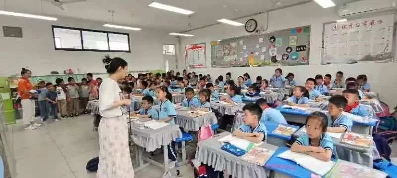 “探秘小学 快乐衔接”---德城区乾城尊府幼儿园幼小衔接活动之参观小学 第31张