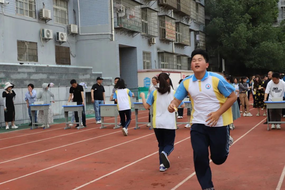 【清廉学校】减压赋能 乐赢中考——怀化市第二中举行中考考前减压活动 第12张