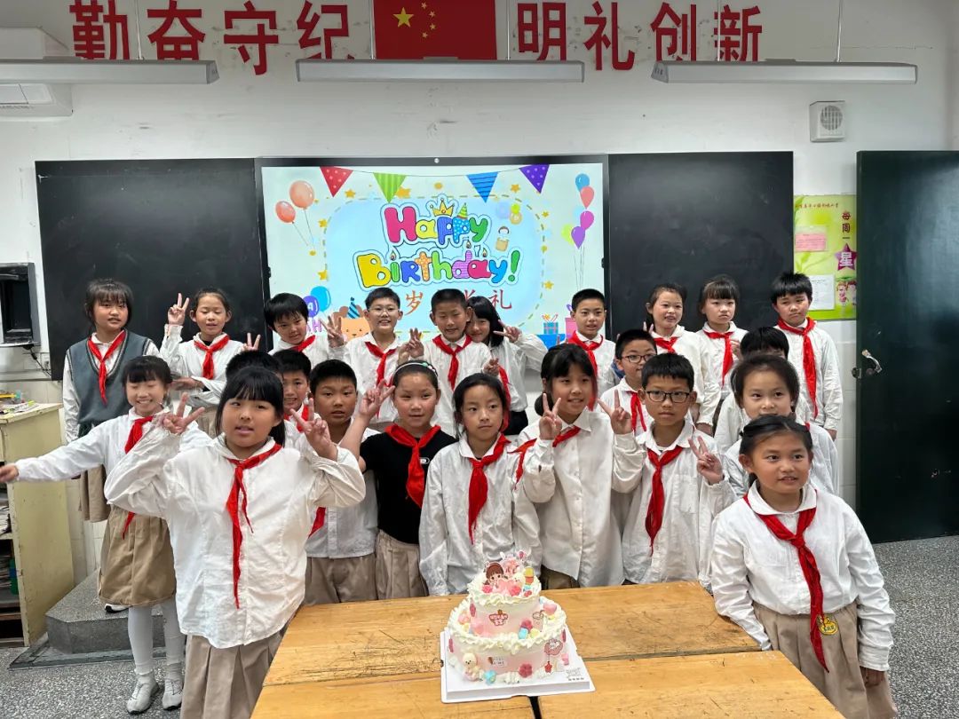 【新林小学 情感德育】花开十岁 扬帆起航——如东县洋口镇新林小学举行三年级十岁成长仪式 第35张