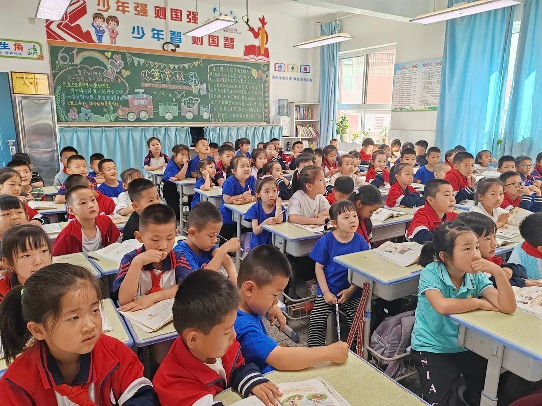 初探小学  礼遇成长——神木市大柳塔第五幼儿园大班参观小学社会实践活动纪实 第14张