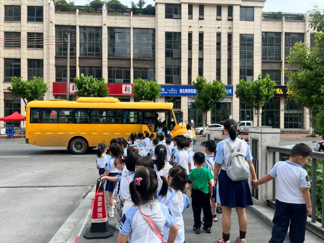 【幼小衔接】 初探小学 “幼”见成长——春溪集幼儿园大班走进小学 第7张