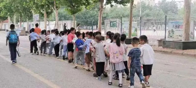 “探秘小学 快乐衔接”---德城区乾城尊府幼儿园幼小衔接活动之参观小学 第10张