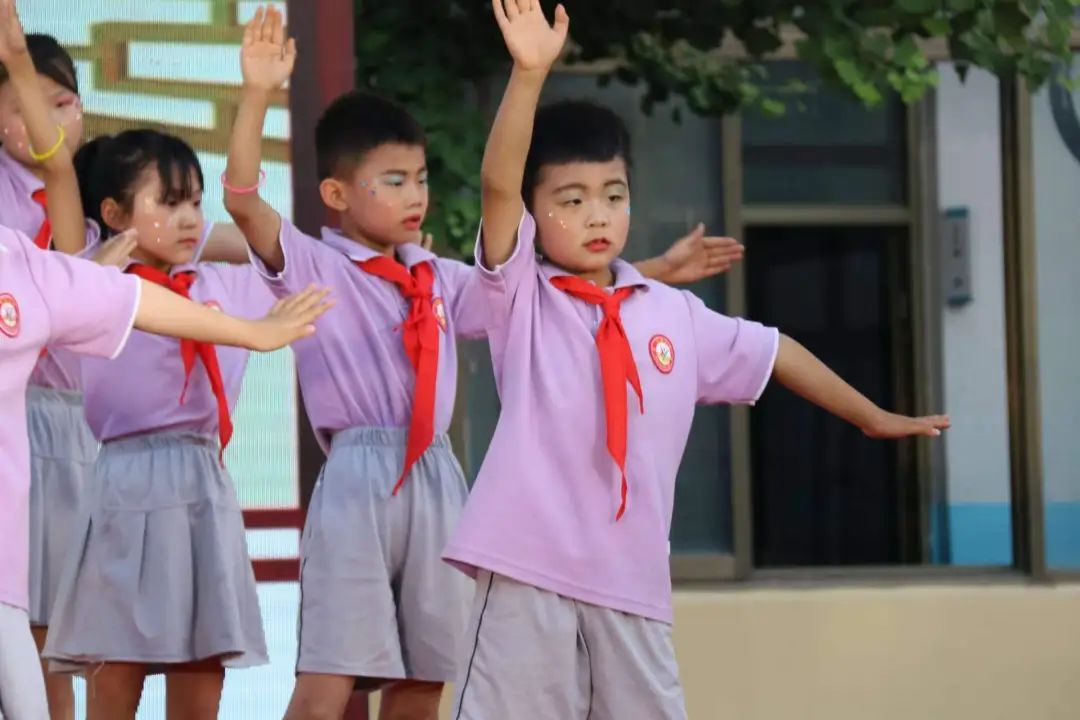 【清河县永辉小学】歌声嘹亮,童心飞扬--永辉小学十周年庆典暨庆六一联欢会 第6张