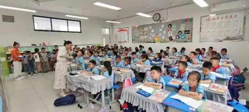 “探秘小学 快乐衔接”---德城区乾城尊府幼儿园幼小衔接活动之参观小学 第32张