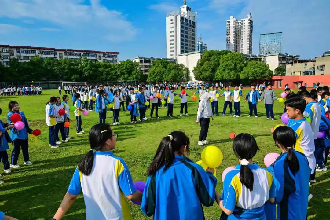 【清廉学校】减压赋能 乐赢中考——怀化市第二中举行中考考前减压活动 第7张