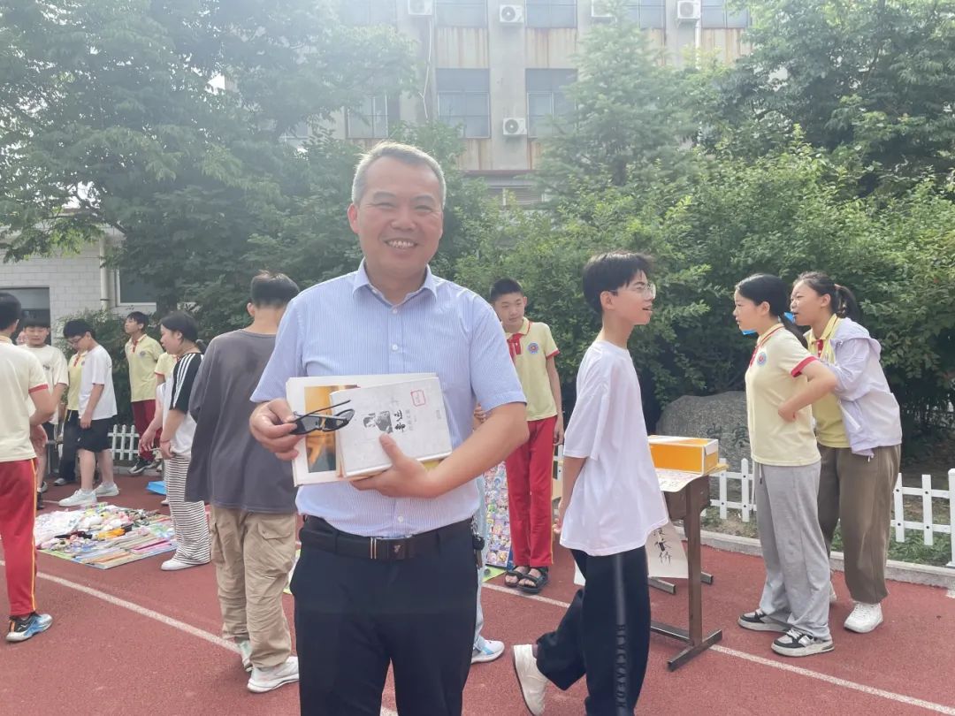 博爱县秀珠小学举办第五届跳蚤市场 第44张