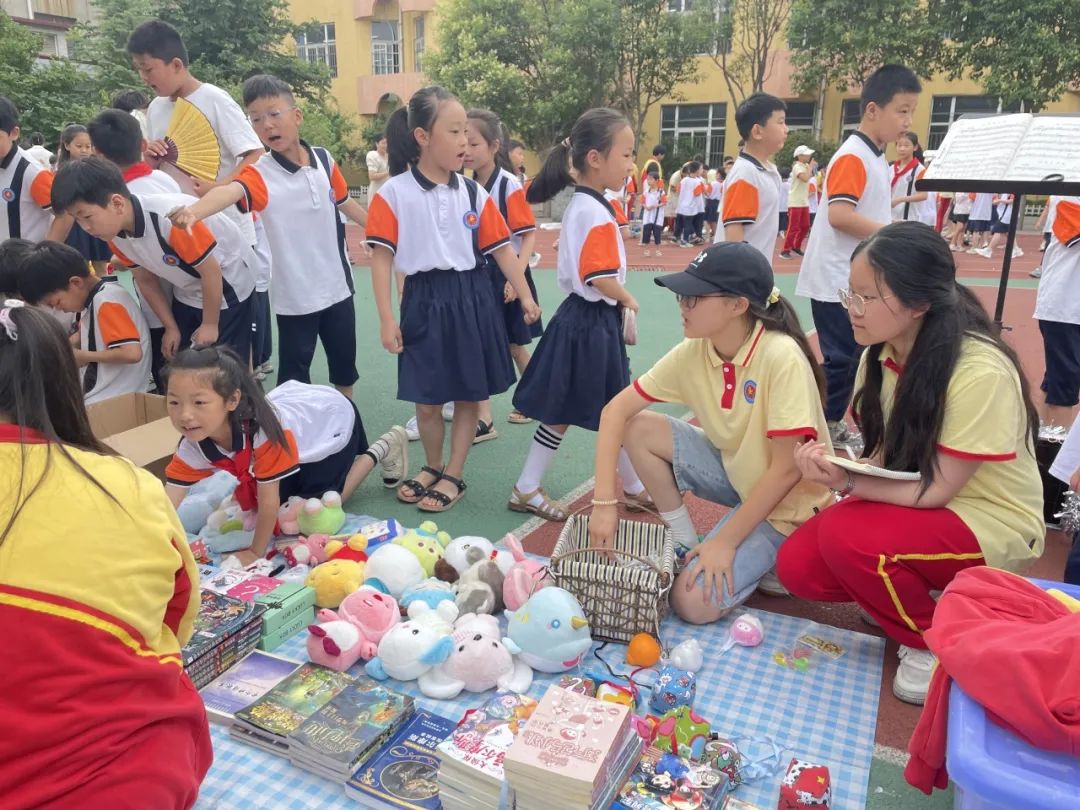 博爱县秀珠小学举办第五届跳蚤市场 第22张