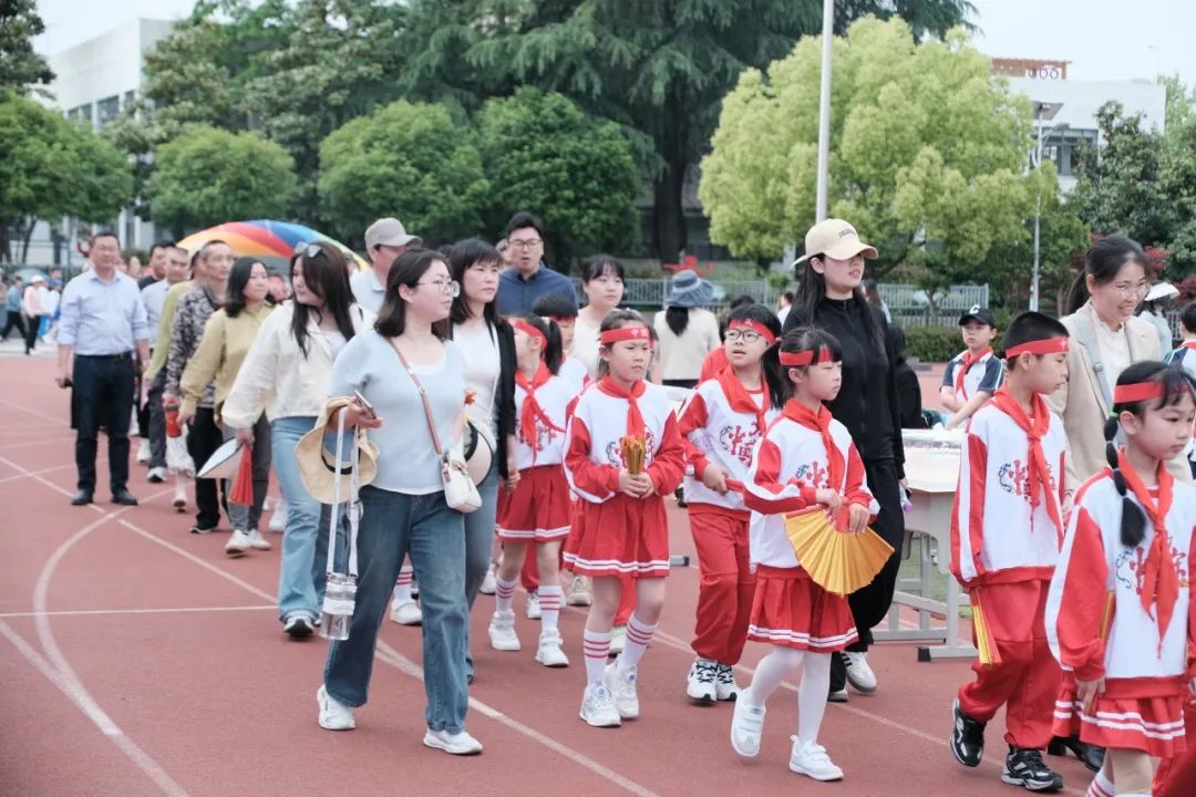 【校园动态】实验小学——好学力行  礼赞成长 第6张