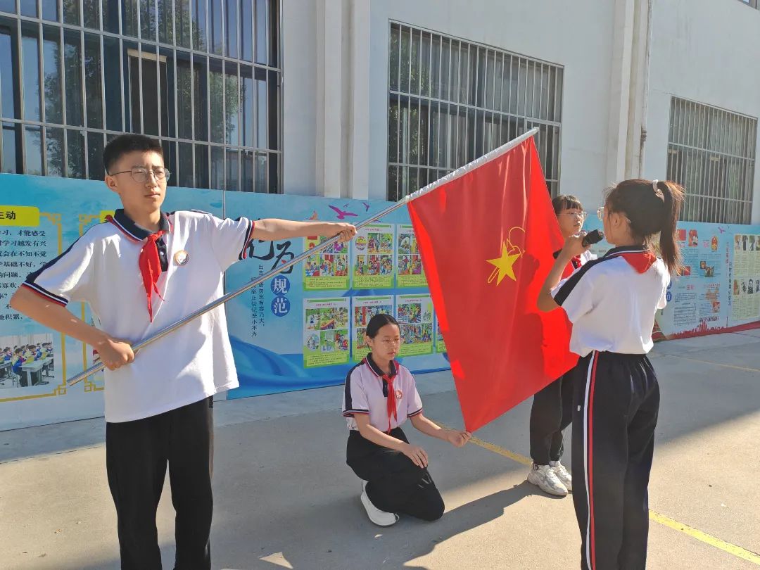 安丘市第二实验小学举行“红领巾爱祖国 争做新时代好队员”——2024年少先队新队员入队仪式 第25张