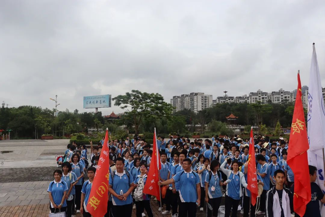 青春远足迎中考,行而不辍勇向前——银生中学九年级远足活动 第15张