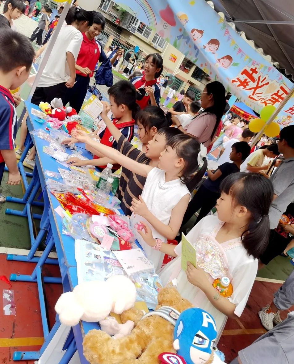 【幸福桂园】桂园小学六一儿童节:爱心义卖与美食嘉年华展现童心大爱 第5张