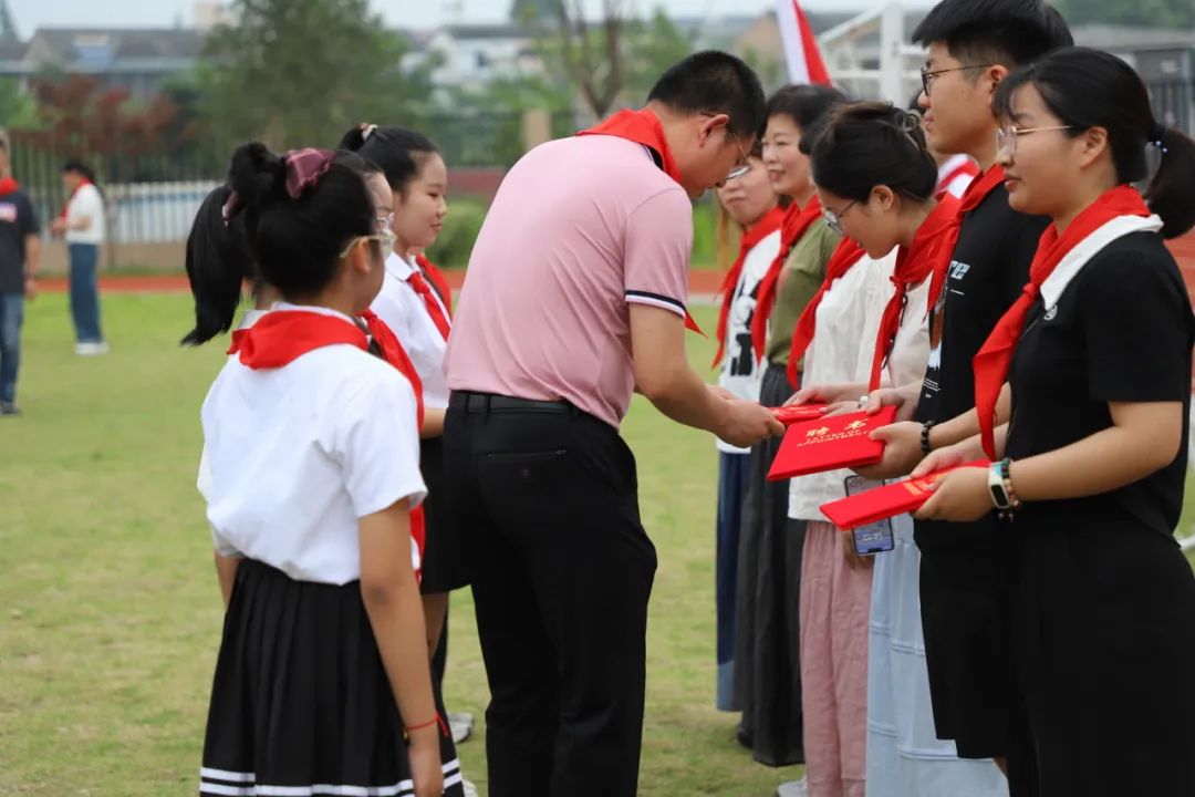 红领巾爱祖国——南城小学新队员入队仪式暨表彰大会 第36张