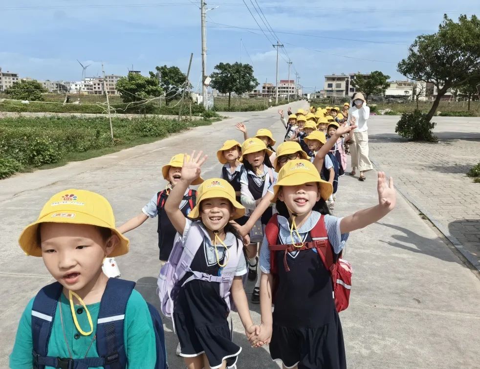 【幼小衔接】“趣”见小学,“幼”见美好——漳浦县六鳌第二中心幼儿园大班参观小学活动 第54张