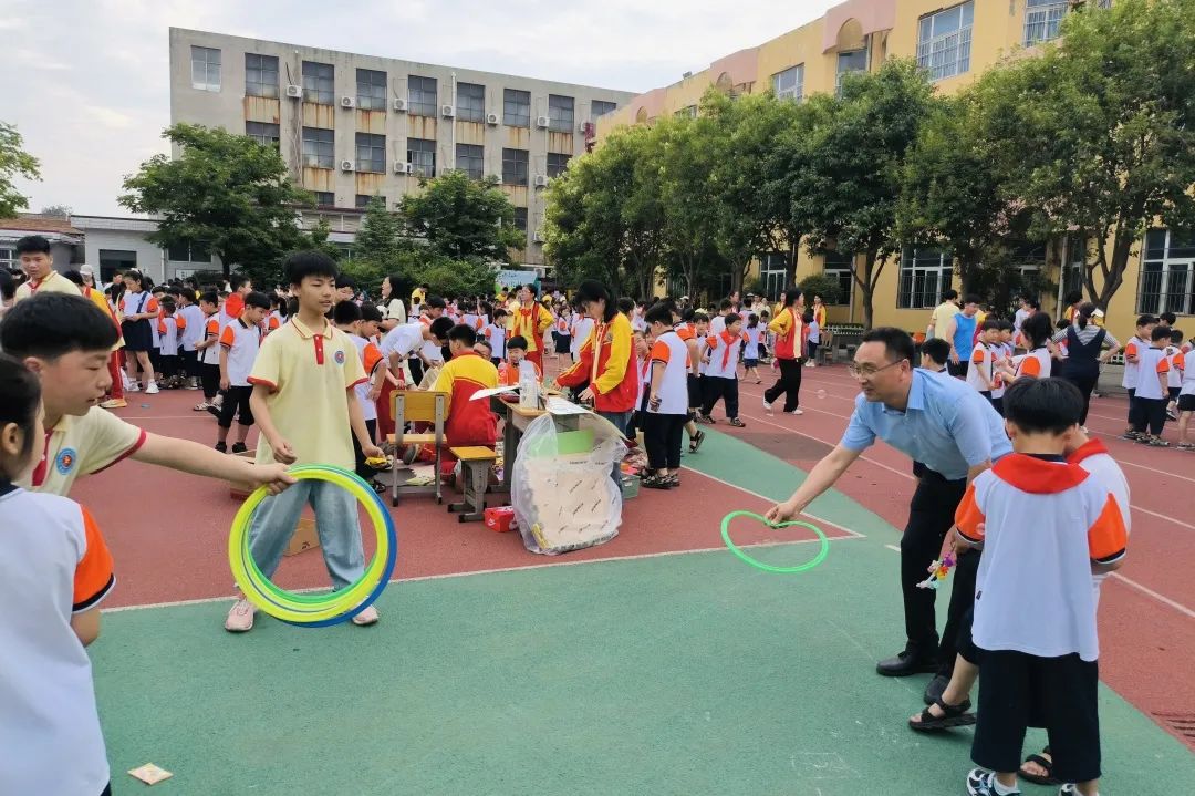 博爱县秀珠小学举办第五届跳蚤市场 第26张