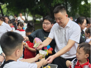 童心童趣 “蚁”探究竟——绵阳市塘汛小学举行小蚂蚁嘉年华之一年级蚂蚁集市 第2张