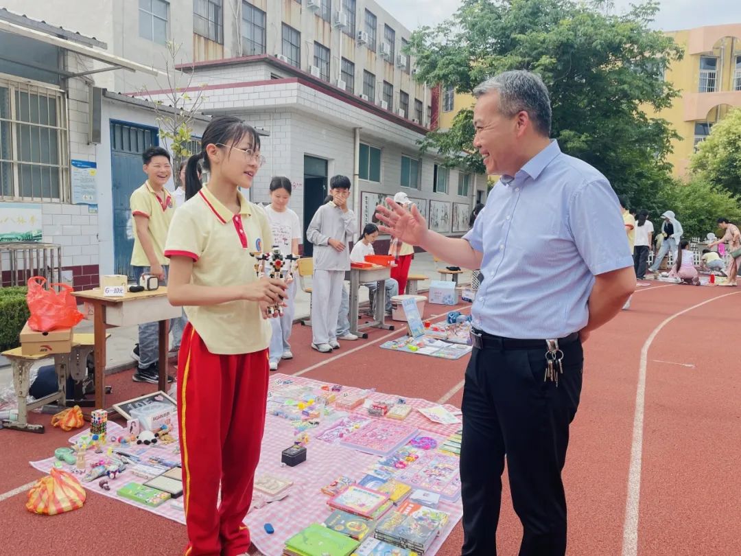 博爱县秀珠小学举办第五届跳蚤市场 第36张