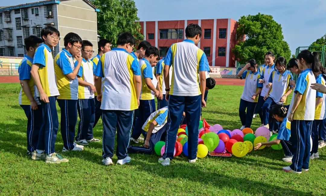 【清廉学校】减压赋能 乐赢中考——怀化市第二中举行中考考前减压活动 第10张