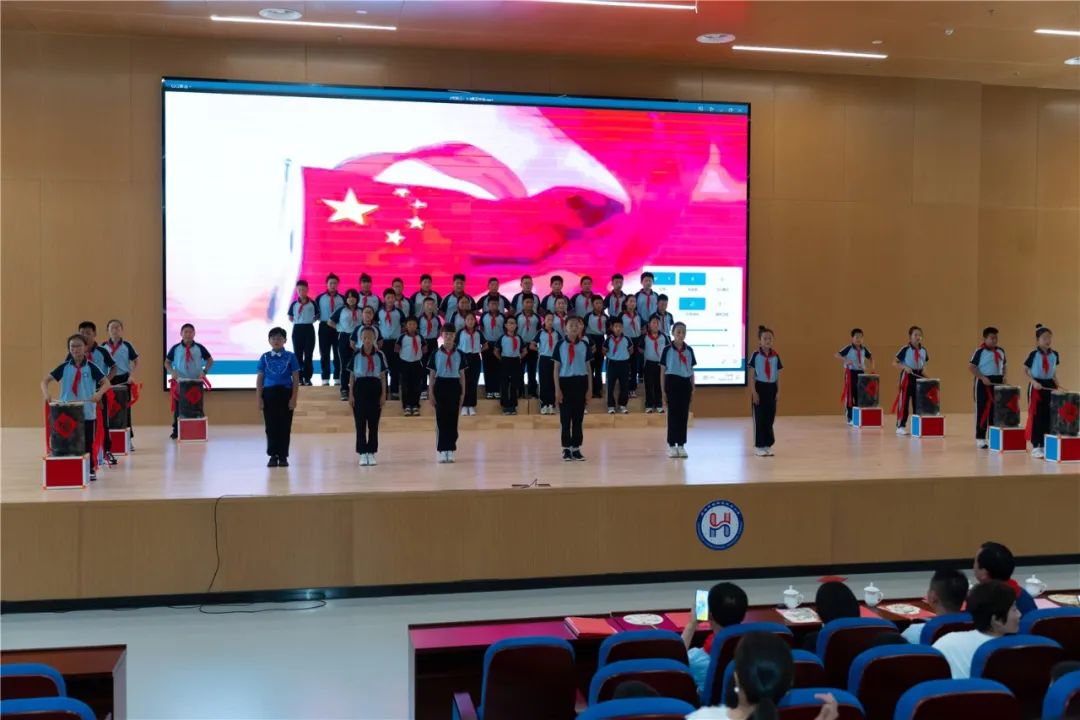 城阳区红岛小学庆祝“六一”国际儿童节表彰大会暨第二届校园艺术节汇报展演 第37张