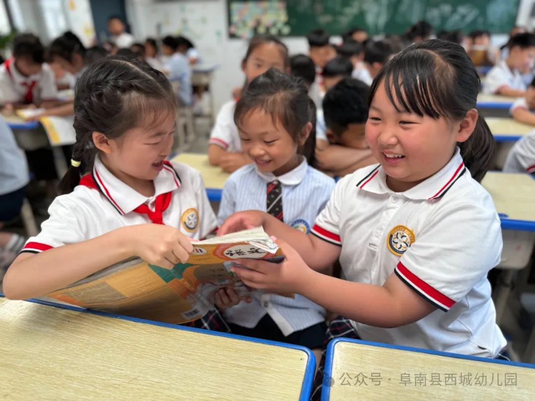 【学前教育宣传月】“初探小学 礼遇成长”——阜南县西城幼儿园大班组参观小学活动 第39张