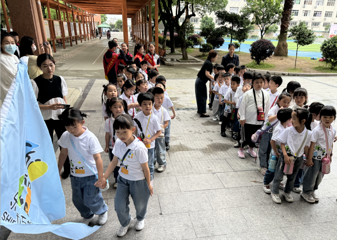 扬帆学海|儿童友好:小学初体验 衔接促成长——石帆一小牵手石帆朴湖幼儿园幼小衔接活动 第5张