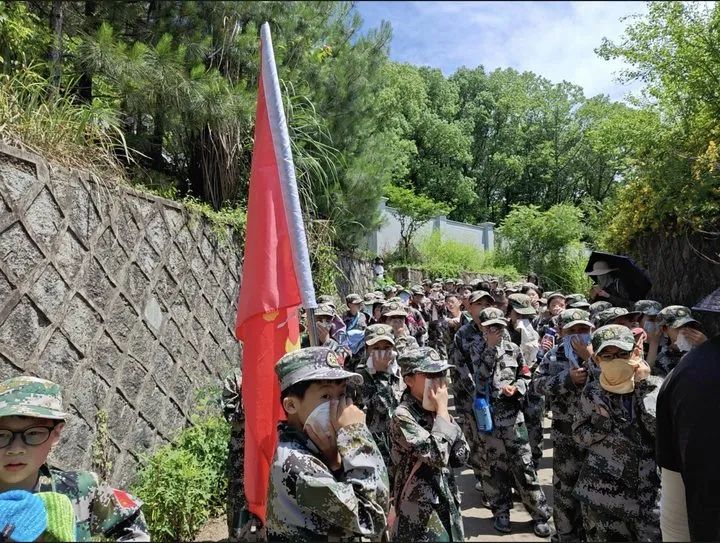 加强劳动教育,争做时代少年——记东园小学五年级学农劳动实践活动 第29张