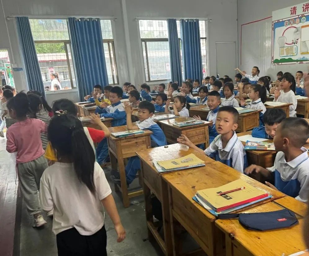 【学前教育宣传月活动】探秘小学 快乐衔接—沿河县第四幼儿园大班幼儿走进小学 第19张