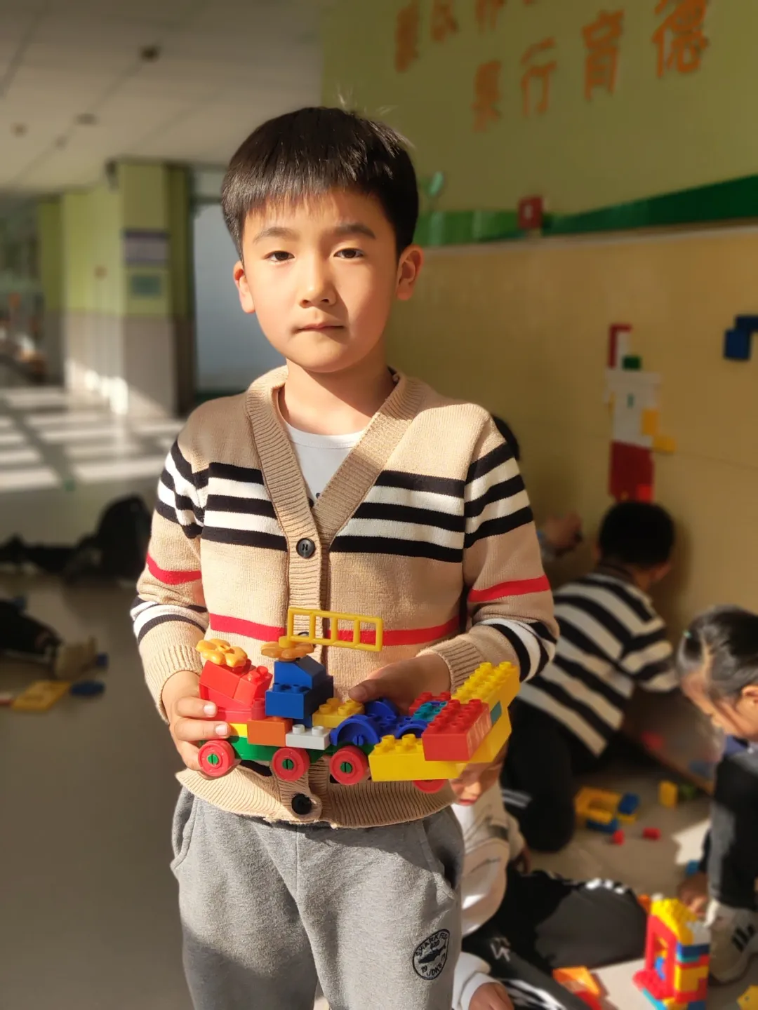 小学初体验  衔接促成长——诸城科信幼儿园幼小衔接系列活动之走进小学 第8张