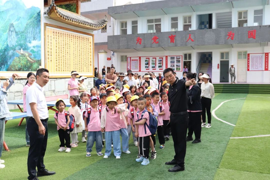 “叮咚,小学体验日” | 通城幼儿园幼儿走进通城小学参加半日体验活动 第9张