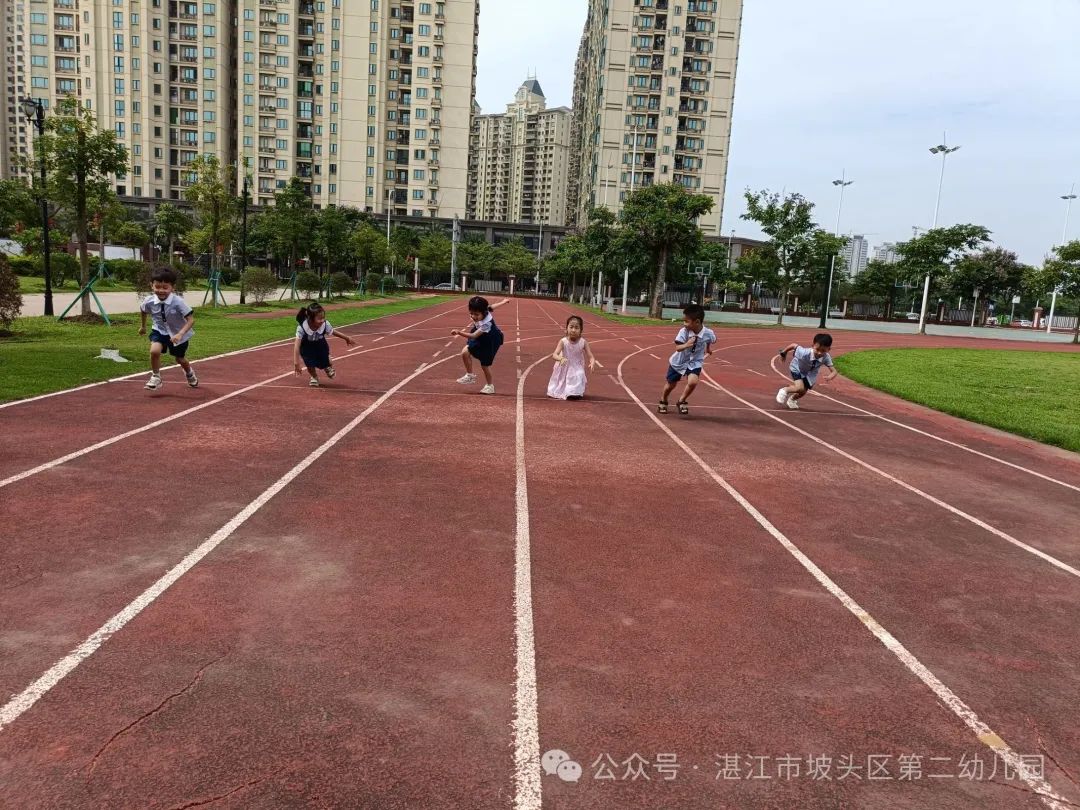 初探小学,“幼”见成长—湛江市坡头区第二幼儿园大班参观湛江市实验小学活动 第42张