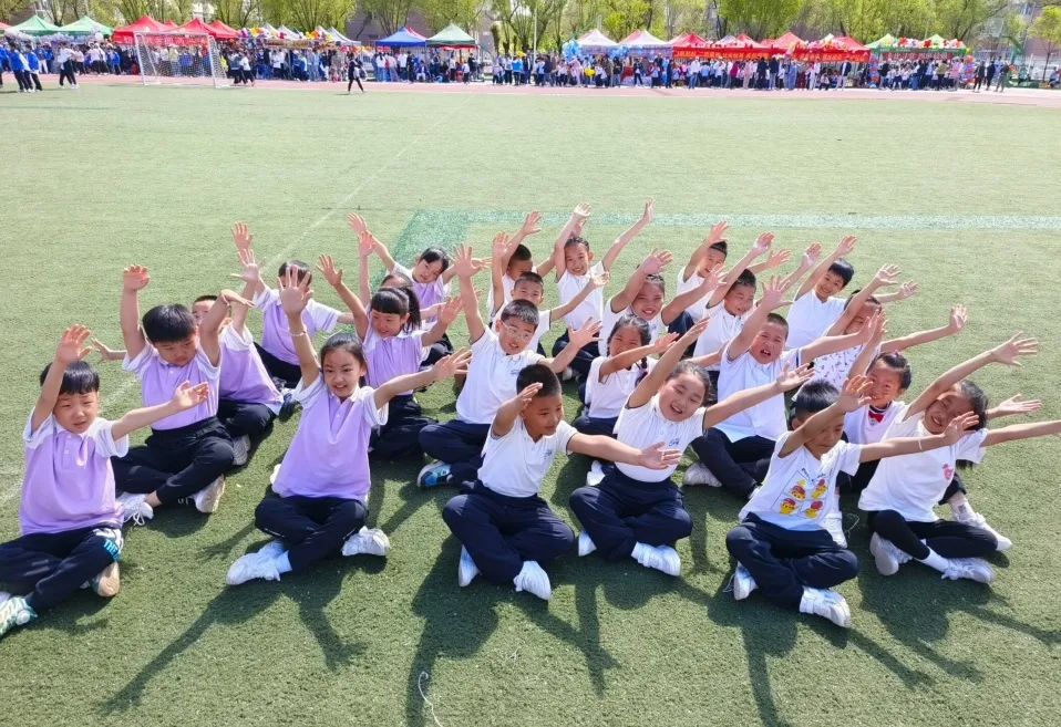 【校园动态】东新一小学举办第十八届田径运动会 第19张