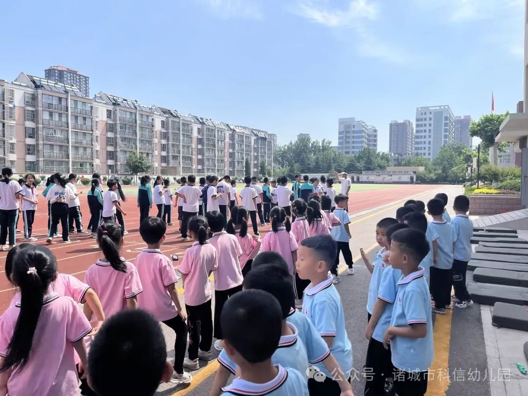 小学初体验  衔接促成长——诸城科信幼儿园幼小衔接系列活动之走进小学 第21张