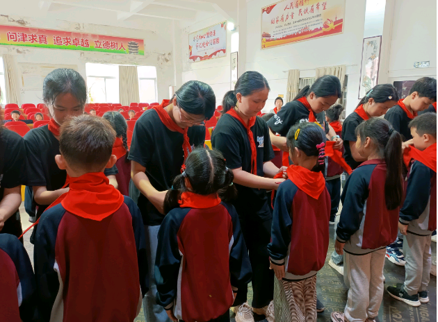 红领巾爱祖国——阳逻街第五小学教联体新队员入队仪式 第23张