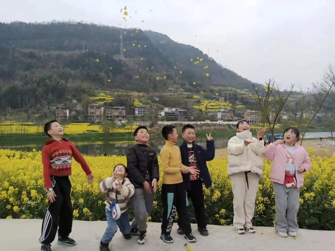 珍爱生命,发现美好——宣汉县百节溪小学举行首届“学生心理健康月”活动 第15张