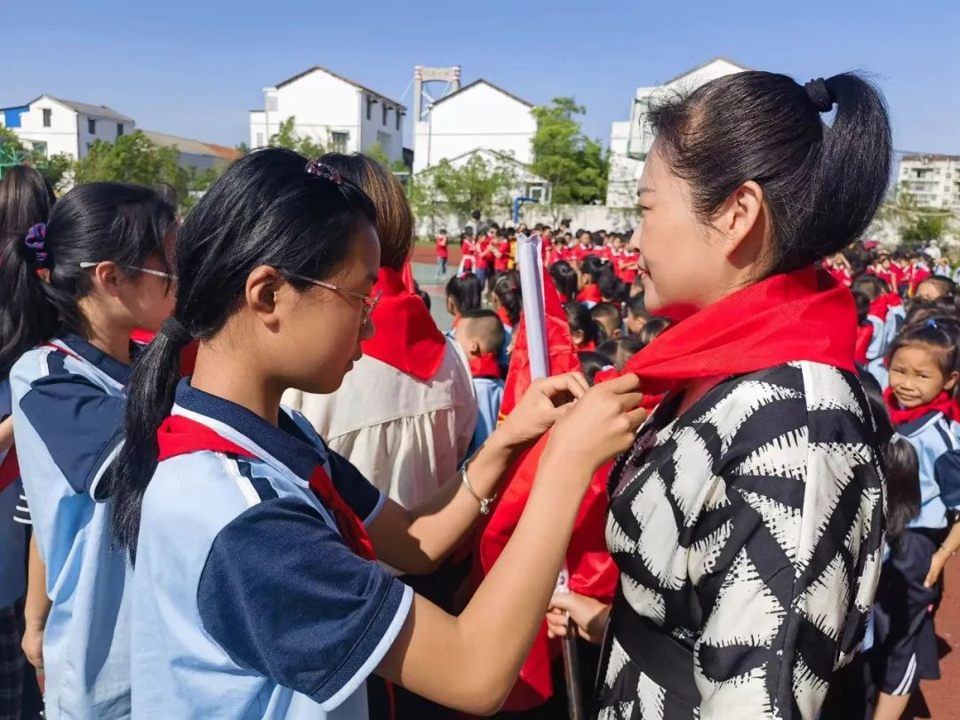 红领巾爱祖国——阳逻街第五小学教联体新队员入队仪式 第28张