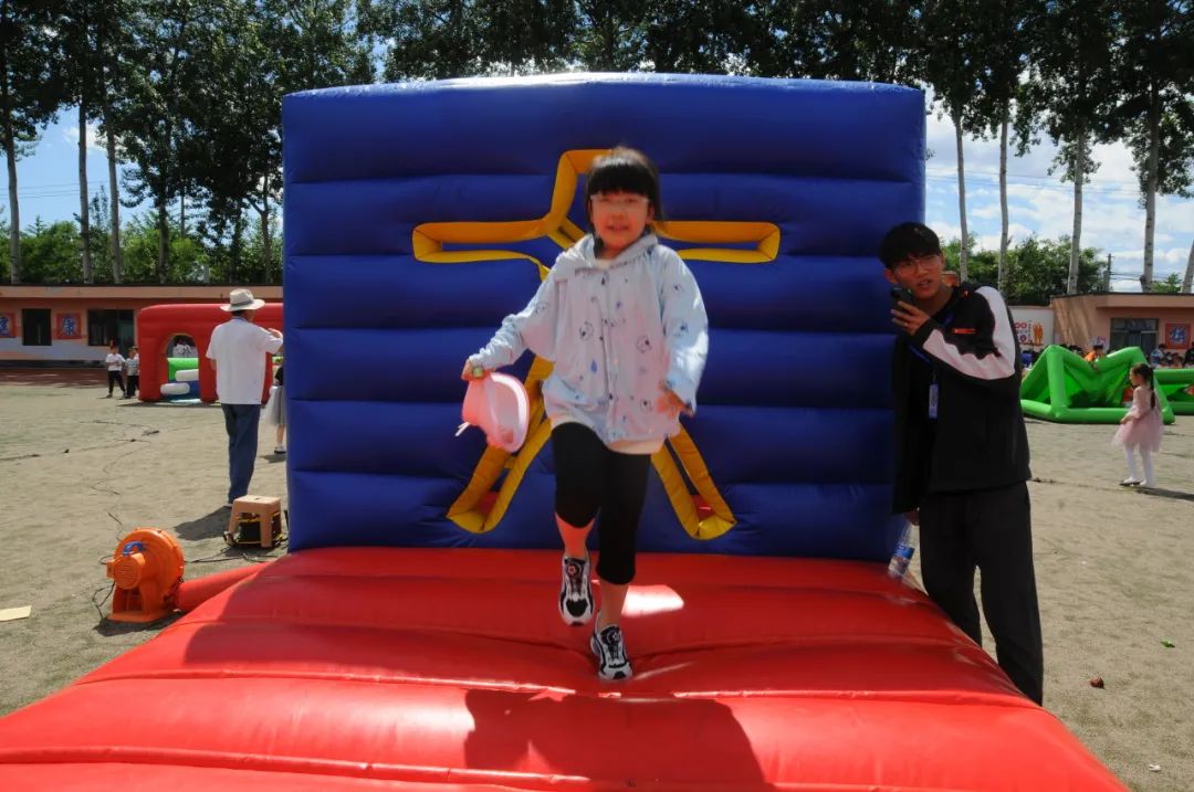 童心飞扬  快乐翱翔——中关村第一小学顺义学校“六一”儿童节嘉年华活动 第104张