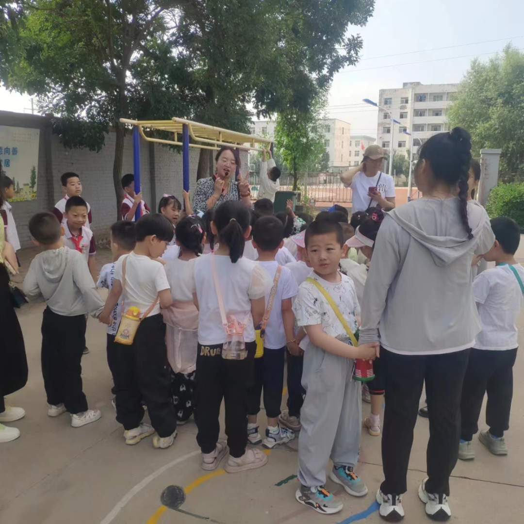 【西苑园动态】走进小学校园  科学幼小衔接 ——榆次七幼教育集团西苑园大班幼儿走进小学 第7张