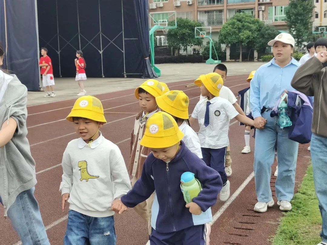 【儿童友好】参观小学初体验,幼小衔接促成长——乐清市湖雾镇幼儿园幼小衔接走进小学实践活动 第6张