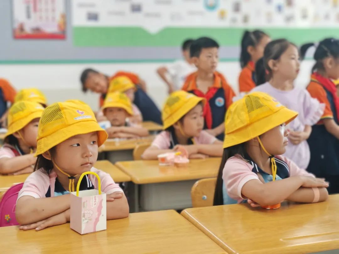 探秘小学日  筑梦向未来——魏桥创业北海幼儿园大班级部参观小学活动 第24张