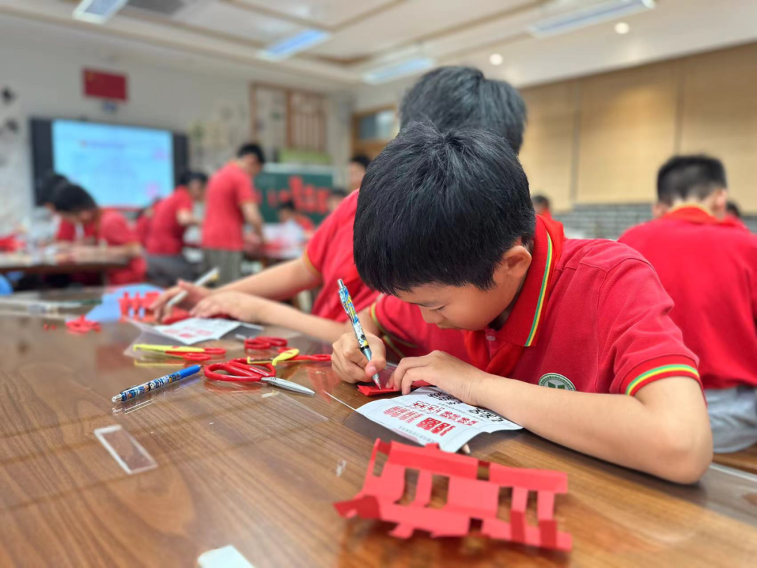 |浙大教科海创小学|实践·研讨·艺起成长——海创小学艺术组实习老师展示课活动 第33张