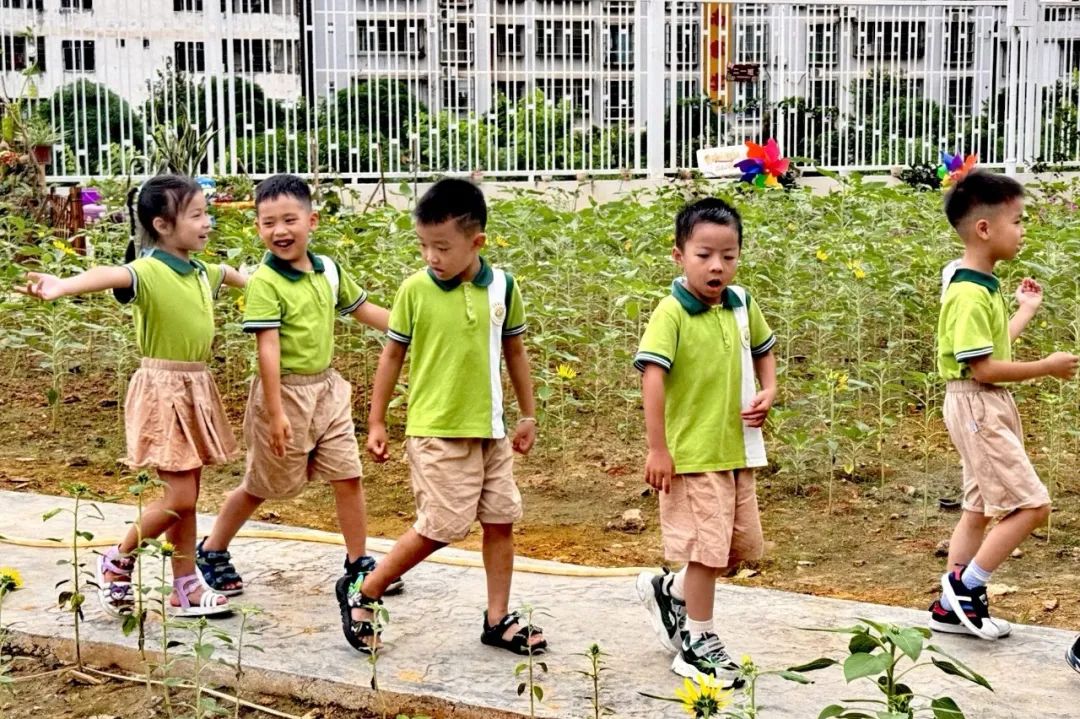 【幼小衔接】“趣”探小学  筑梦成长——南宁市江南区文岭路幼儿园参观文岭小学活动 第10张