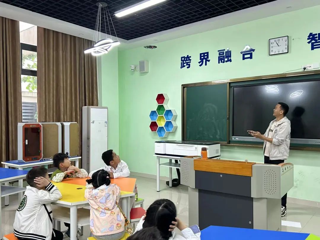 【党建+课程】初探小学,拥抱成长——上饶市信州区东都花园幼儿园参观小学活动 第42张