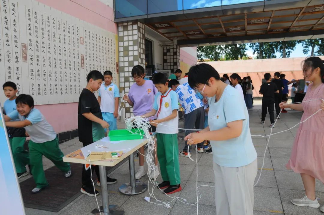 童心飞扬  快乐翱翔——中关村第一小学顺义学校“六一”儿童节嘉年华活动 第10张