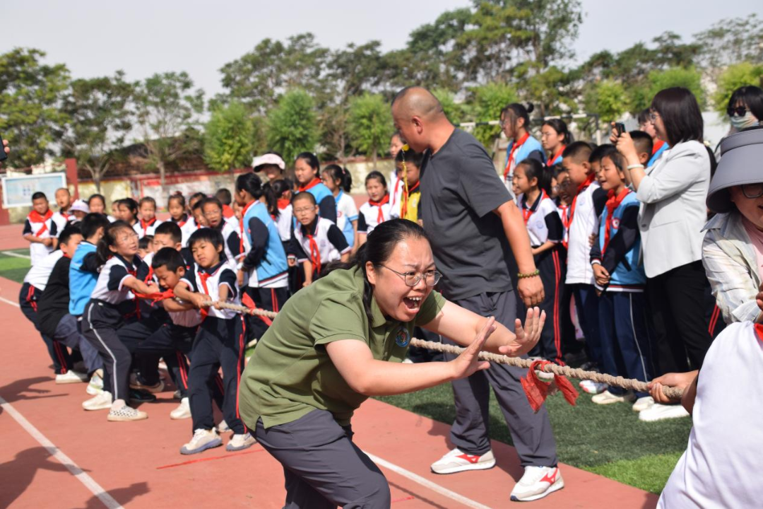 【童慧·义教优质均衡】海勃湾区滨河小学团结校区 2024年大手拉小手 弘扬蒙古马精神 春季趣味运动会 第31张