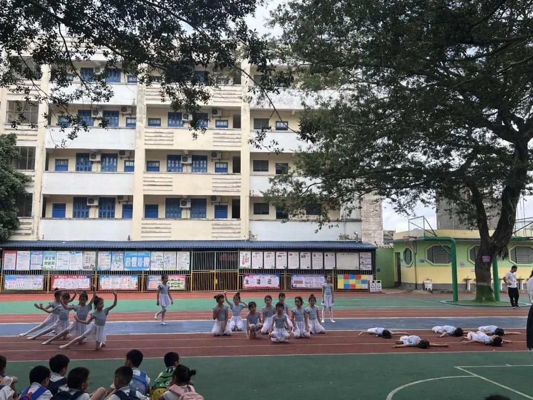 初探小学.礼遇成长——合浦县实验幼儿园开展幼小衔接系列活动之参观合浦县实验小学活动 第79张