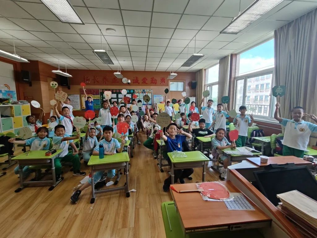 童心飞扬  快乐翱翔——中关村第一小学顺义学校“六一”儿童节嘉年华活动 第234张